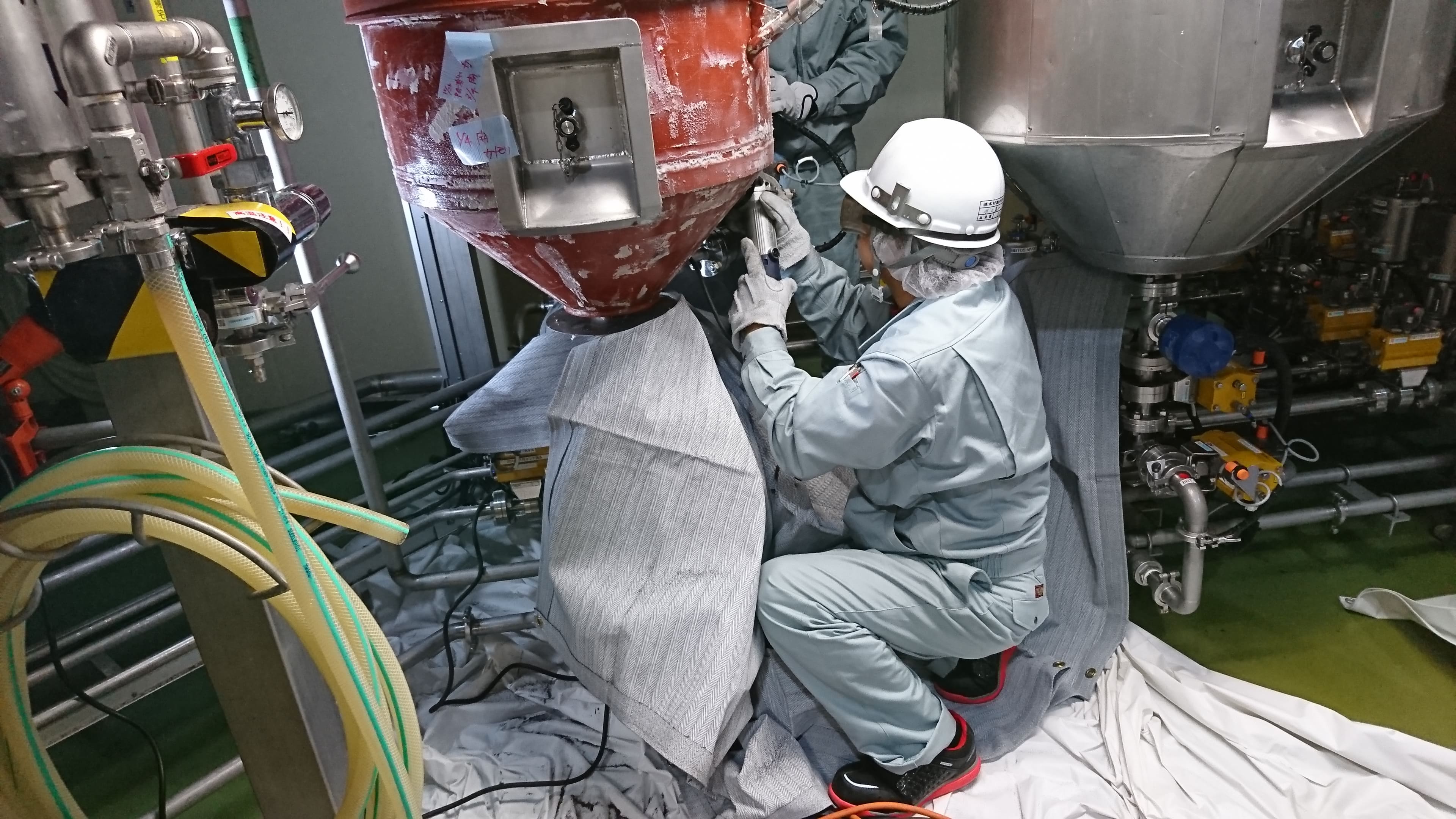 配管の調整作業